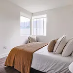 Modern 2Bd 2Ba, 5 Min To Santa Monica Pier!