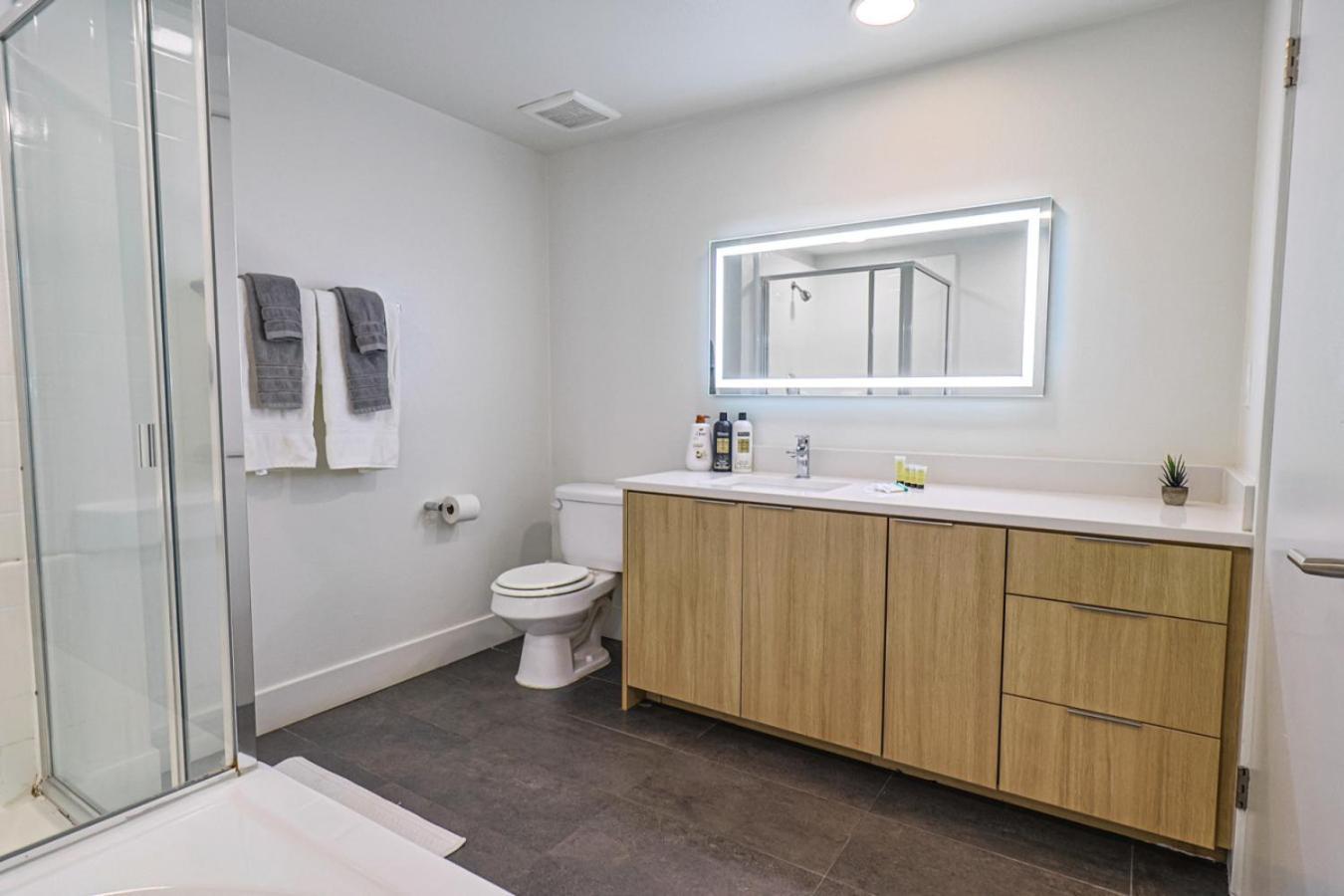 Appartamento Modern 2bd 2ba, 5 Min To Santa Monica Pier!